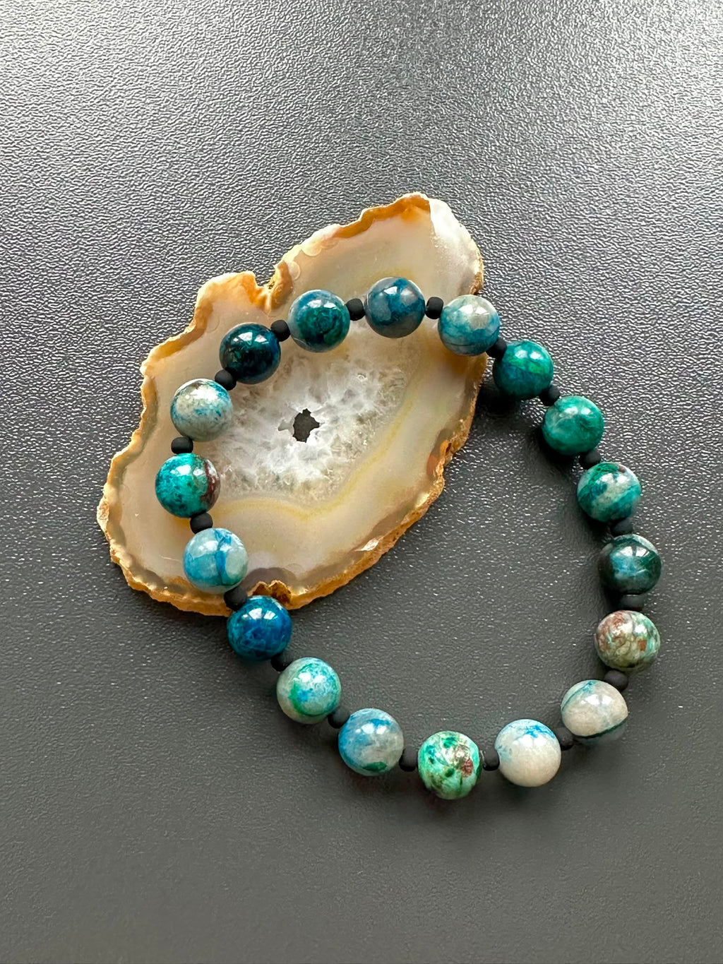 Armband Shattuckit